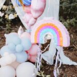 Αναδιπλούμενη Πινιάτα Ουράνιο τόξο με κορδέλες - Image 2