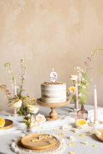 Άσπρο κεράκι με φυσικά λουλούδια - Αριθμός 9 - Image 2