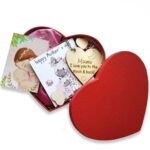 Κουτί καρδιά με δωράκια για τη Γιορτή της Μητέρας