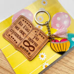 Ξύλινο Μπρελόκ για Δασκάλα - Βιβλίο