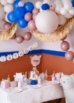 Τραπεζομάντηλο πάρτυ ροζ Πατουσάκια 180x120cm - Image 4