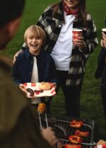 Χάρτινα Πιάτα - Τετράγωνα BBQ (6 τεμ) - Image 3